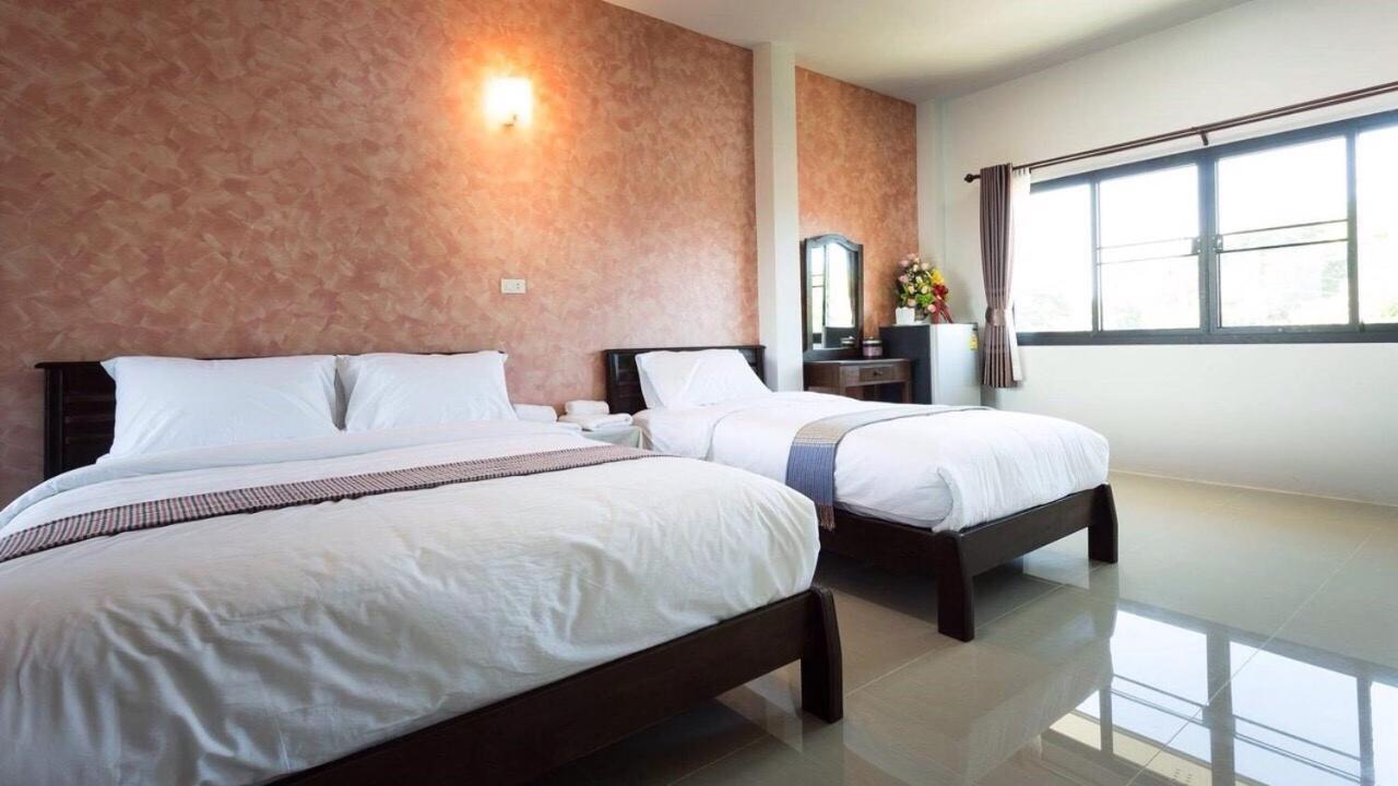 Benya Hotel Нан Екстер'єр фото